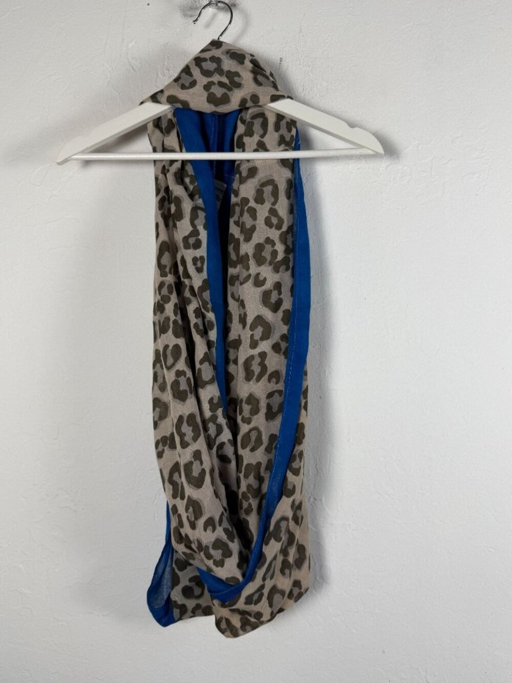 Old Navy Leopard Infinity Scarf Blue Trim Olive Gray Lightweight Loop Wrap OS